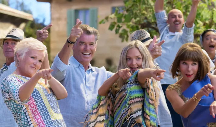 Mamma Mia 2 đang nhận được nhiều lời khen ngợi (Via Vulture).