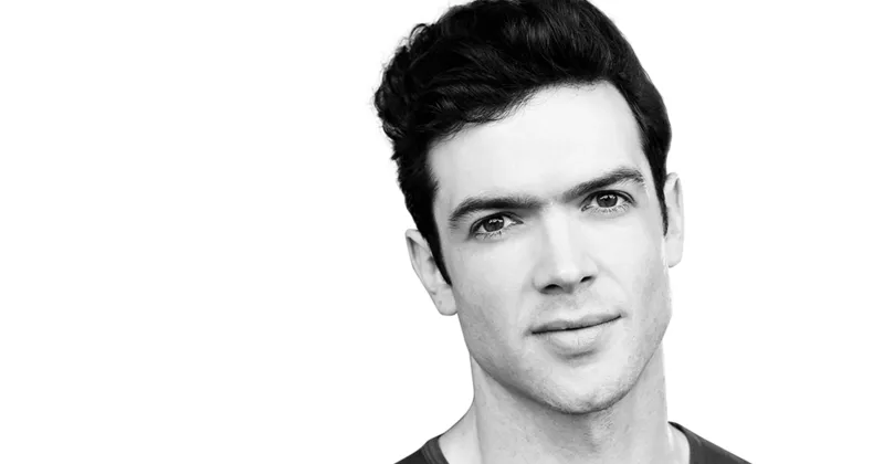 Ethan Peck đã được chọn để thể hiện nhân vật biểu tượng Spock của loạt phim Star Srek. (Variety)