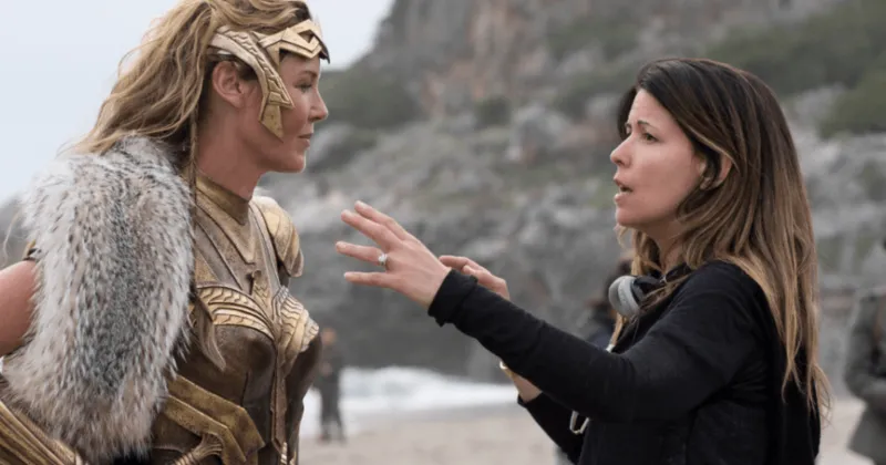 "C&acirc;u chuyện sẽ diễn ra ở Mỹ, t&ocirc;i nghĩ l&agrave; vậy. C&ocirc; ấy l&agrave; Wonder Woman, c&ocirc; ấy phải đến nước Mỹ", 