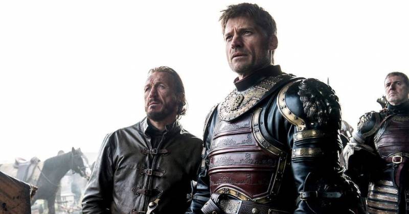 Bộ giáp này của Jaime giống hệt của Tywin. Khác biệt so với Kevan là có thêm gia huy sư tử trước ngực. 