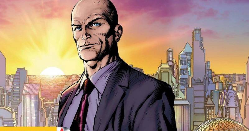 Trước mặt dân chúng, Luthor luôn rỏ ra mình là người taì đức vẹn toàn.