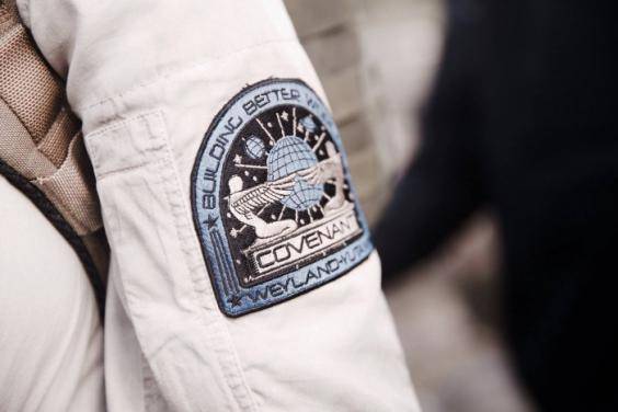 Logo của phi hành đoàn mới trong phim mang tên Covenant, cũng thuộc tập đoàn Weyland.