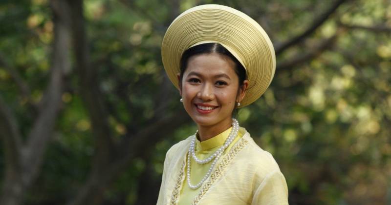 Diễn viên Oanh Kiều thủ vai Út Trong – nàng thơ của mối tình tay ba trong phim