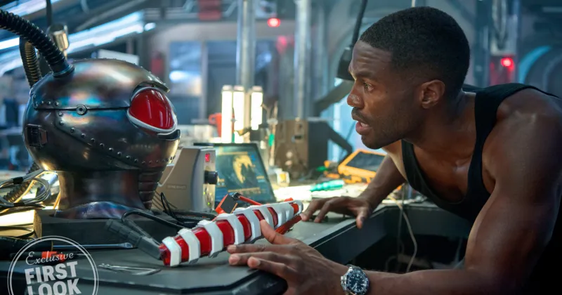 Black Manta (Yahya Abdul-Mateen II) phục chế bộ giáp và chuẩn bị tấn công