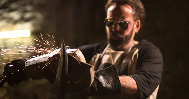 Nicolas Cage ban đầu được chọn đóng vai Jeremiah Sand. (IMDb)