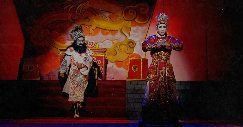 Lấy bối cảnh Sài Gòn hoa lệ một thời, Song Lang mang giai điệu Cải Lương sống dậy trong lòng khán giả.
