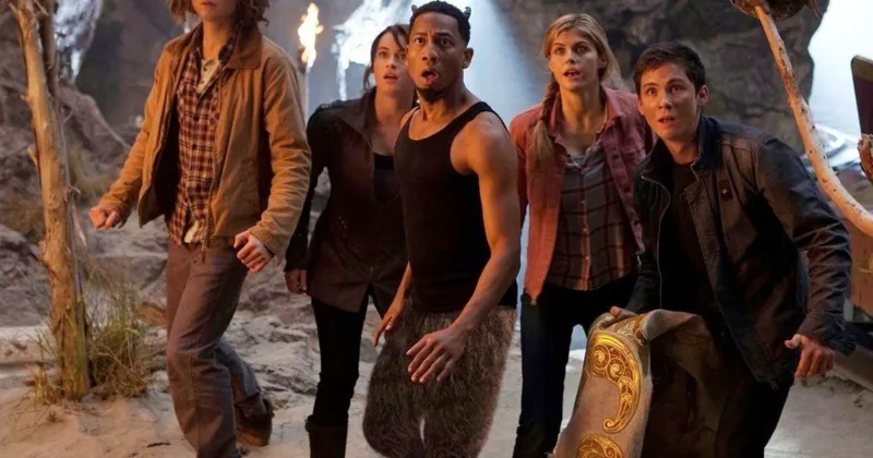 Percy Jackson (ngoài cùng bên phải) và bạn bè sẽ tiếp tục có một chuyến phiêu lưu kỳ thú. Ảnh: Fox.