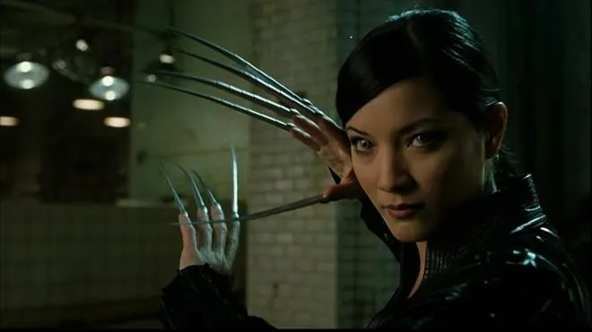 Những chiếc vuốt dài dài của Lady Deathstrike trong X2 đã được các Sentinel sử dụng trong trận chiến cuối cùng.