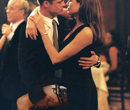 "Ông bà Smith" đã được đề cử là bộ phim có nụ hôn đẹp nhất tại lễ trao giải MTV 2005. Đó chính là nụ hôn đầy lãng mạn và cuồng nhiệt của Brad Pitt và Angelina Jolie.