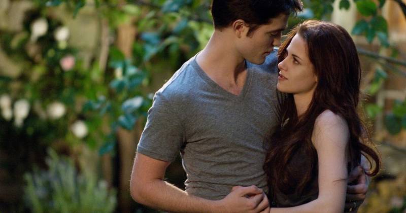 Breaking Dawn 2 là một đoạn kết hoàn hảo cho chuyện tình Edward và Bella đã chinh phục nhiều khán giả trẻ suốt 5 năm qua. Ảnh: Summit.