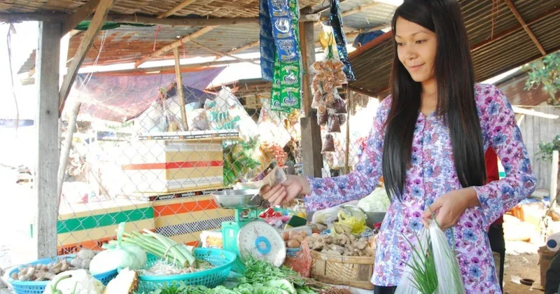 Và người đẹp Đinh Y Nhung