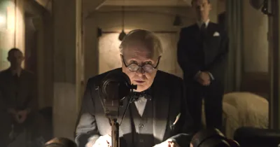 [REVIEW] Darkest Hour – Gary Oldman lại có thêm một vai diễn để đời!