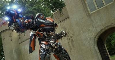 Michael Bay muốn có một bộ phim Transformers rate R
