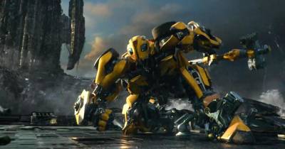 Trailer cuối cùng của Transformers 5 – Bumblebee có "healing factor"