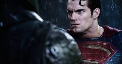 Batman vs Superman: Dawn of Justice; PG: 13; Lex Luthor hay Doomsday sẽ đe dọa nhân loại?