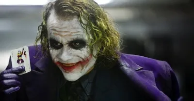 Heath Ledger đã thuyết phục Christian Bale đấm anh thật sự trong The Dark Knight