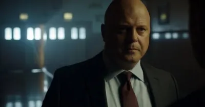 Gotham season 3 - Sự điên loạn là trọng lực, chỉ cần một cú đẩy!