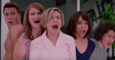 Scarlett Johansson “chơi tới bến” cùng trai nhảy trong phim hài 18+ Rough Night