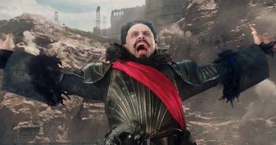 Pan, bối cảnh không đủ bù đắp cho nội dung