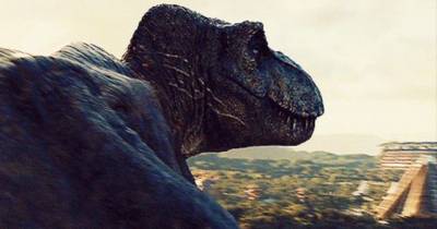 Hé lộ những hình ảnh đầu tiên của nữ hoàng T-Rex trong Jurassic World 2