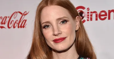 Phim hành động Eve của Jessica Chastain gặp khó khăn khi khán giả yêu cầu sa thải đạo diễn