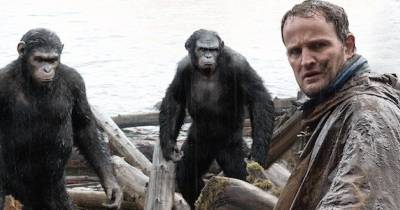 Cảnh bị cắt của War for the Planet of the Apes tiết lộ chuyện gì đã xảy ra với Malcom