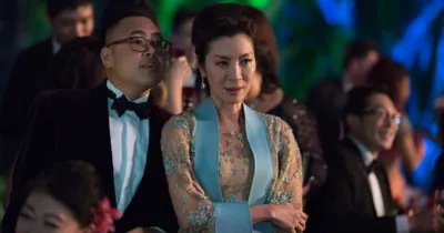 Last Christmas đánh dấu sự tái hợp giữa Dương Tử Quỳnh và Henry Golding