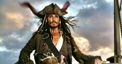 Disney tiết kiệm được đến $90 triệu nhờ bỏ nhân vật Jack Sparrow của Johnny Depp