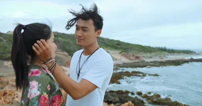 [TRAILER] Cà Chớn, Anh Đừng Đi – Hé lộ hoàn cảnh đưa đẩy Kiều Trinh đến với Xuân Phúc