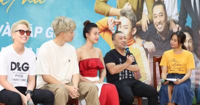 Uớc Hẹn Mùa Thu – Dàn diễn viên bất ngờ giao lưu với khán giả tại trường Trưng Vương