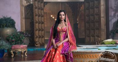 Aladdin - Ý nghĩa không ngờ ẩn giấu trong bộ những trang phục "sến lụa" của công chúa Jasmine