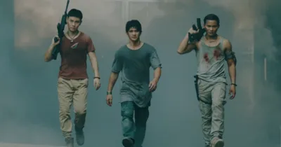 Dàn sao đình đám phô diễn võ thuật trong Triple Threat