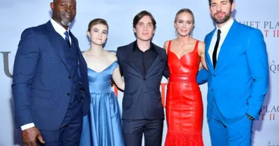 Vùng Đất Câm Lặng 2 - Vợ chồng Emily Blunt và John Krasinski tự tin trên thảm đỏ