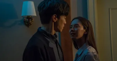 Kẻ Xâm Nhập tiếp tục tung "hàng mới" nhân dịp phim "làm mưa làm gió" ở quê nhà