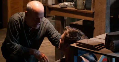 "Già gân" Bruce Willis trở lại với thể loại hành động trong Đêm Sống Còn