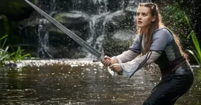 Cursed – Bạn biết gì về huyền thoại thanh gươm Excalibur do Netflix thực hiện chưa?