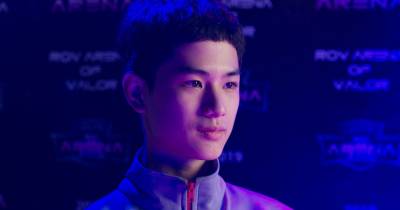 Mẹ Tôi Gánh Đội - Cuộc chiến giữa gamer giữa con và mẹ