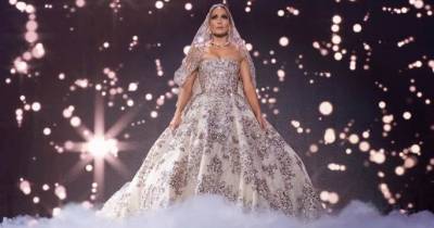 Cưới Em Đi (2021) - "Vợ nhặt" phiên bản Hollywood đánh dấu Jennifer Lopez trở lại màn bạc