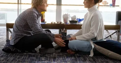Cưới Em Đi (2022) - Cặp đôi đũa lệch Owen Wilson-Jennifer Lopez cầm cán câu chuyện lãng mạn hậu Tết