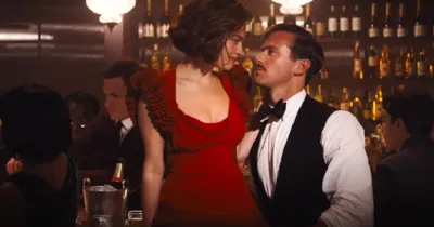 Emma Mackey - Từ nàng thơ của Sex Education đến người tình ghen tuông trong Death on the Nile