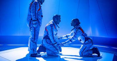 [Review] Trăng Rơi (Moonfall)