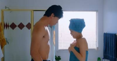 [REVIEW] Qua Bển Làm Chi (2022)