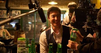 Đặc Vụ Xuyên Quốc Gia - Hyun Bin treo mình cheo leo trên nóc tòa nhà 40 tầng cho cảnh hành động đắt giá