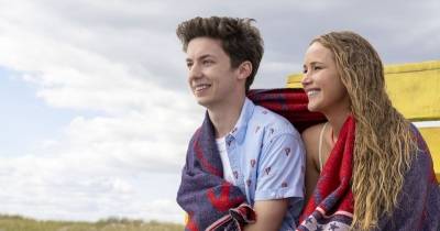 Vú Em Dạy Yêu – Khóa học cua trai không dành cho người dưới 18 tuổi