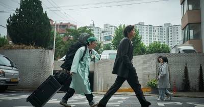Kang Dong Won đảm nhận vai chính trong phim Thanh Gươm Trừ Tà