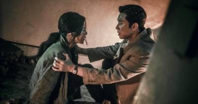 Review phim Sinh Vật Gyeongseong (Netflix) - Kết mở, hé lộ có phần 2