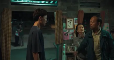Review Lật Mặt 8: Vòng Tay Nắng của những khán giả đặc biệt đầu tiên