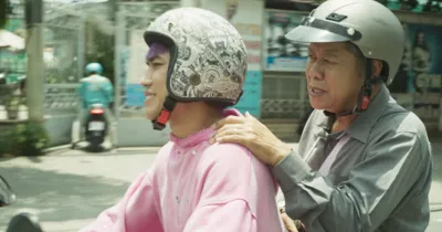 Review Đợi Gì? Mơ Đi – Khi ông “Hai Lúa” mở tiệm xăm và hát rap