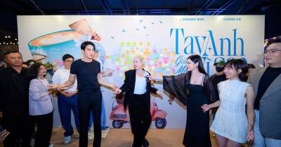 Tay Anh Giữ Một Vì Sao – Lee Kwang Soo và dàn sao gây náo loạn showcase tại TP.HCM