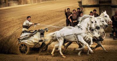 Sĩ Thanh  xinh đẹp trong buổi ra mắt phim Ben-Hur